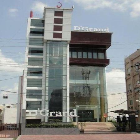 Hotel D'Grand Bareilly Bagian luar foto