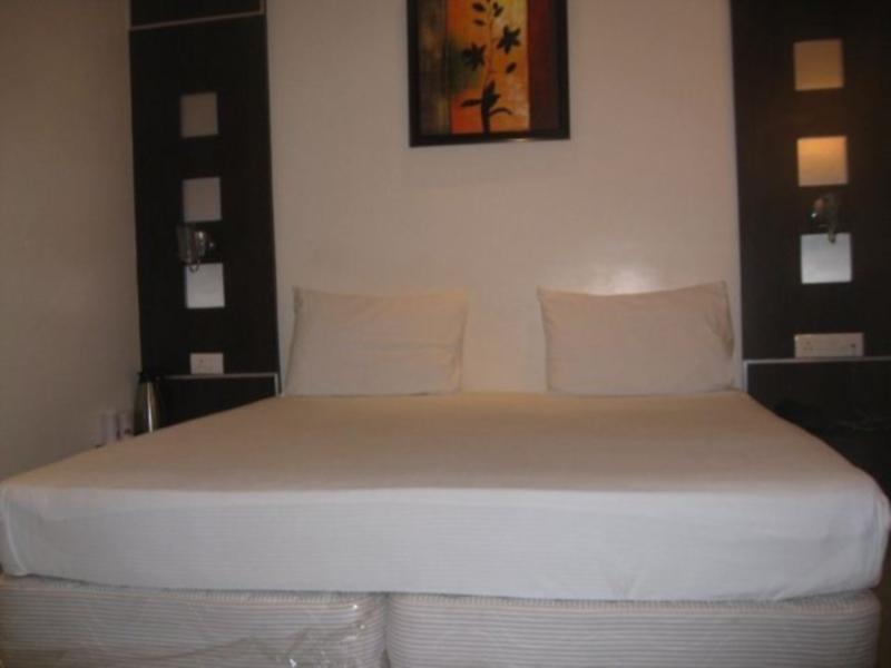 Hotel D'Grand Bareilly Bagian luar foto