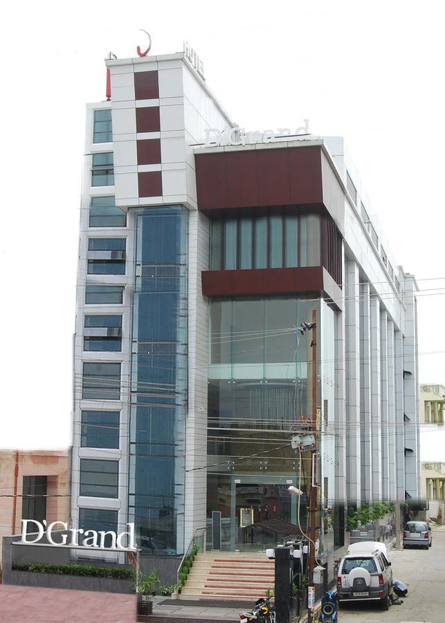 Hotel D'Grand Bareilly Bagian luar foto