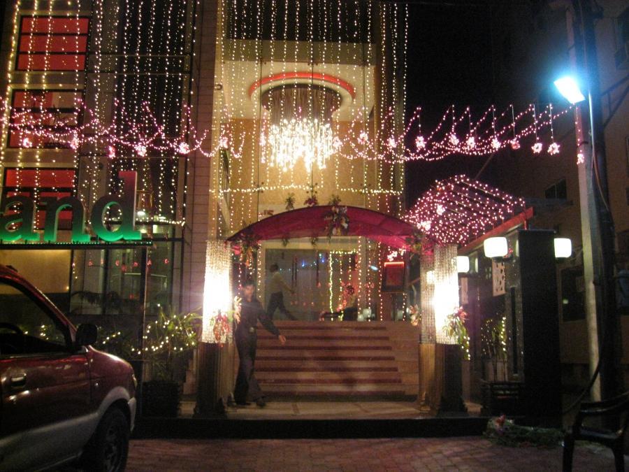 Hotel D'Grand Bareilly Bagian luar foto