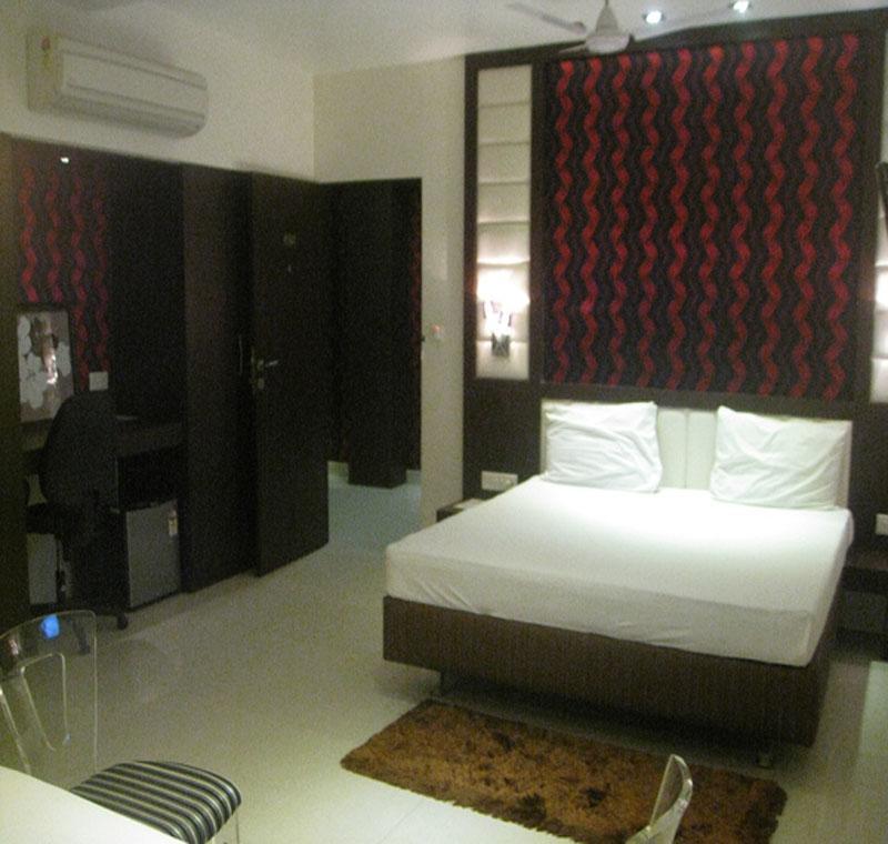 Hotel D'Grand Bareilly Bagian luar foto