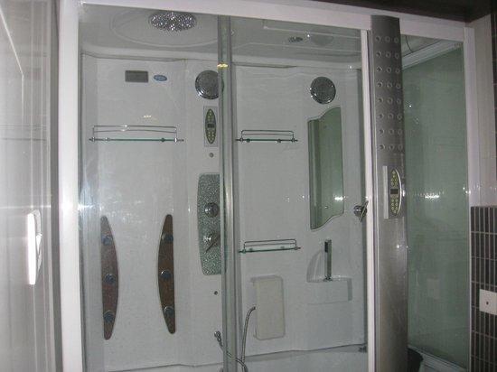 Hotel D'Grand Bareilly Bagian luar foto
