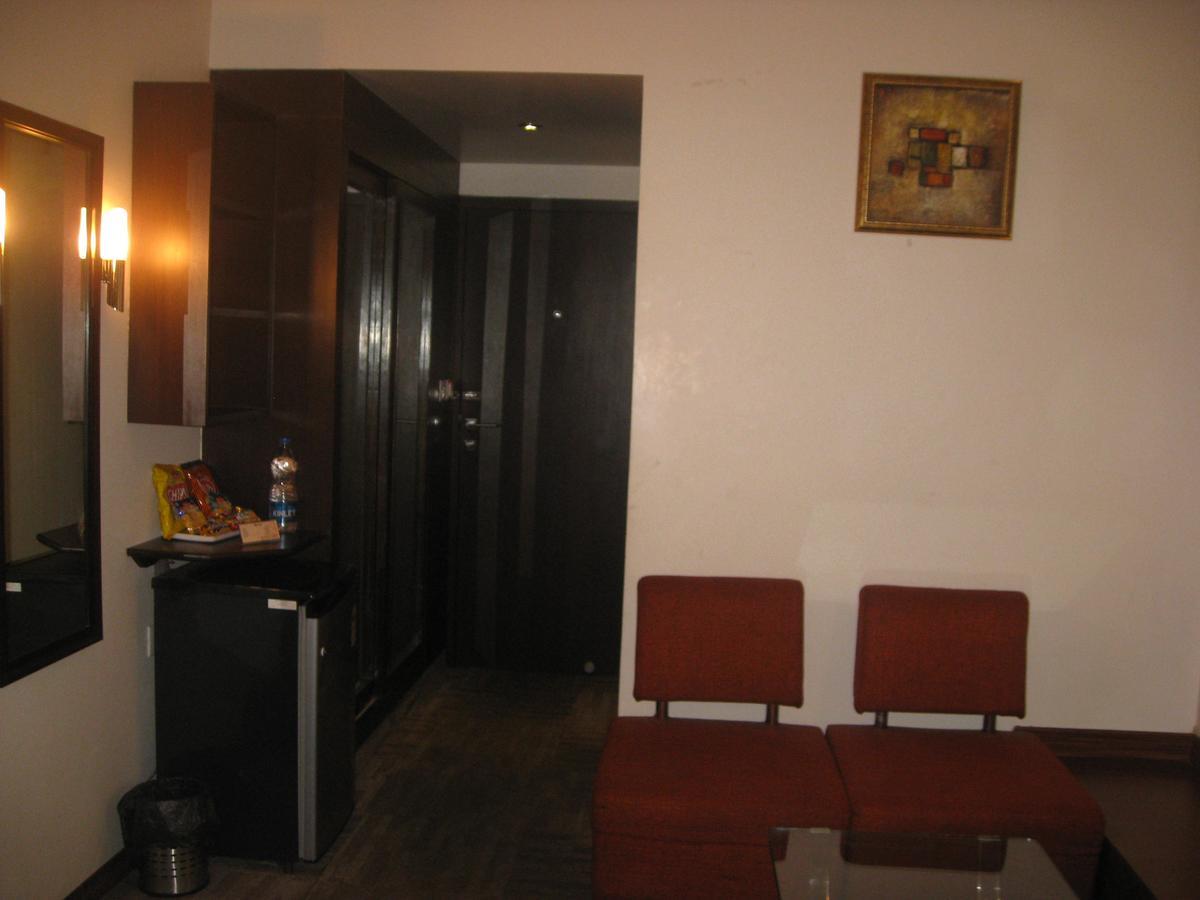 Hotel D'Grand Bareilly Bagian luar foto