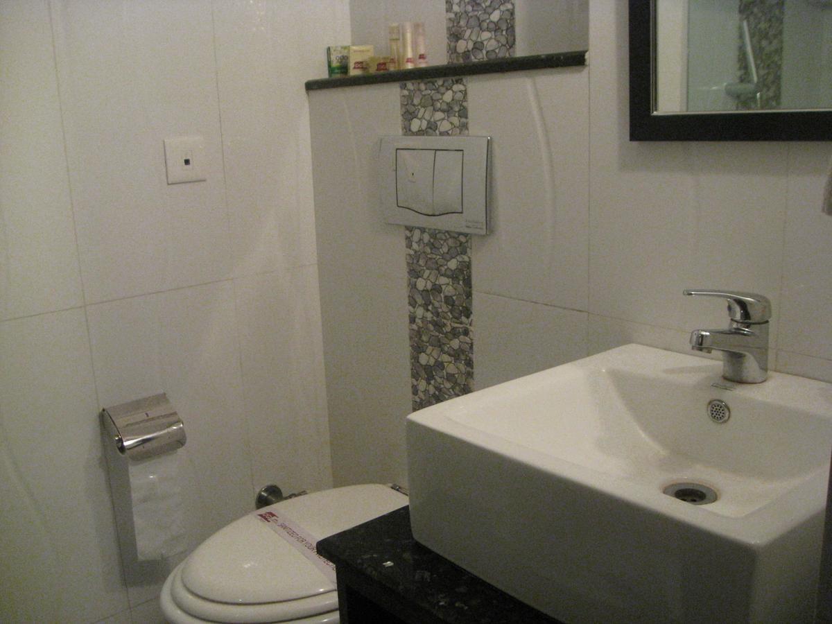 Hotel D'Grand Bareilly Bagian luar foto
