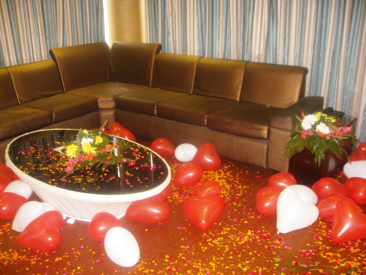 Hotel D'Grand Bareilly Bagian luar foto